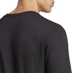 ADIDAS Maglietta Juventus Turin Graphic -Negozio Di Attrezzature Per Il Calcio adidas hs9801 8 apparel on model detail view 2 white